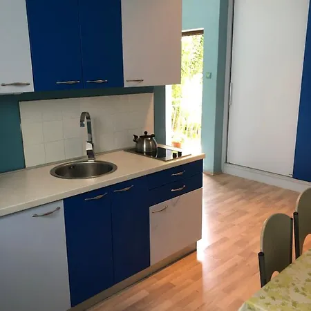 Apartment U S Bazenom Blizu Mora Plavi *